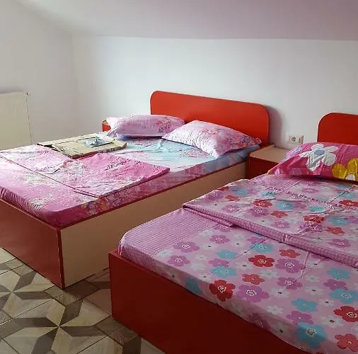 Lili Проживання в сім'ї *